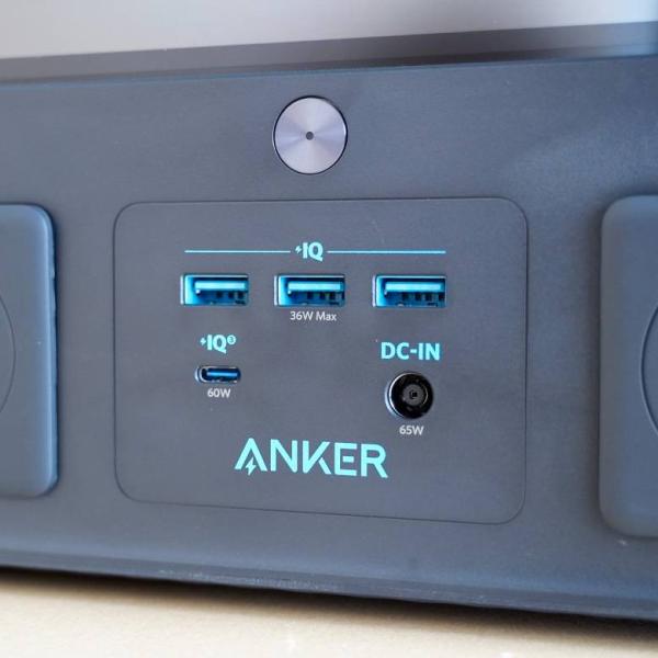 بطارية الرحلات Anker PowerHouse II 400